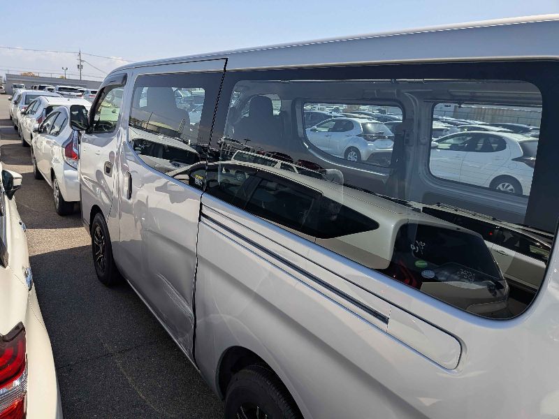  31378  NISSAN CARAVAN  2017  