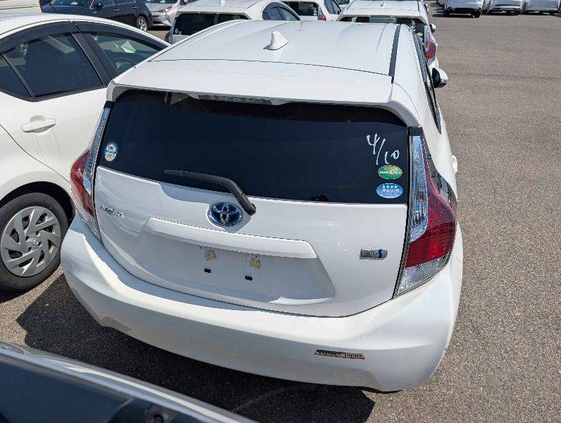  31381  TOYOTA AQUA  2017  