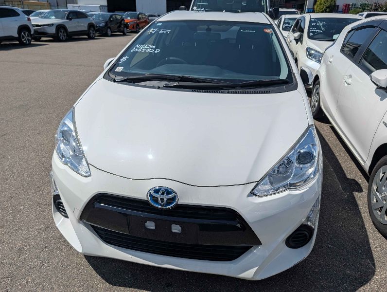  31381  TOYOTA AQUA  2017  