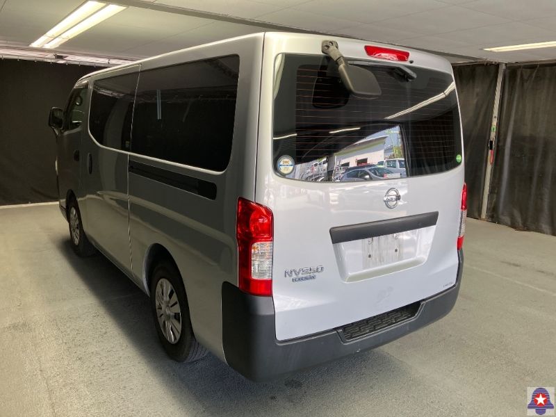  31386  NISSAN CARAVAN  2017  