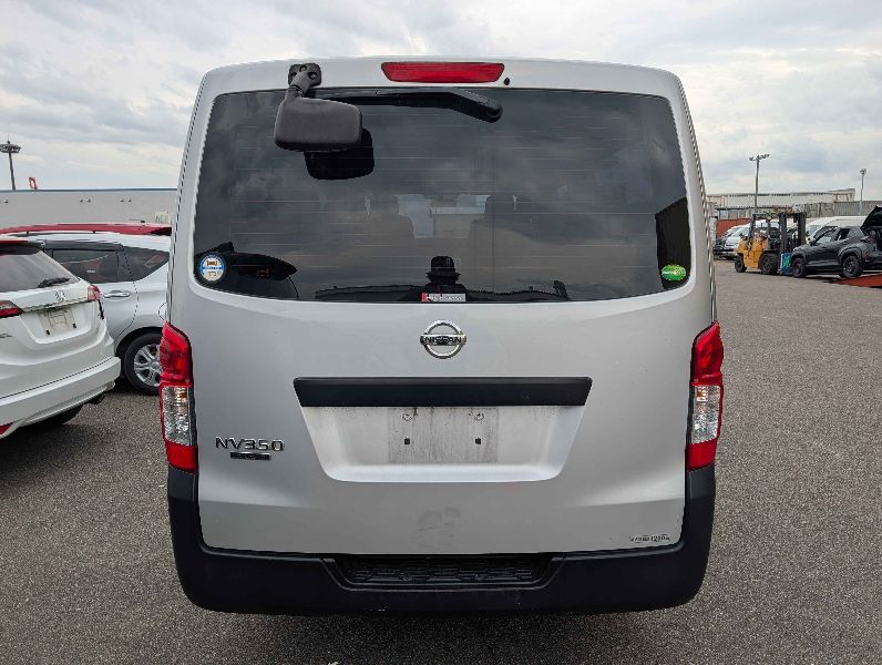  31386  NISSAN CARAVAN  2017  