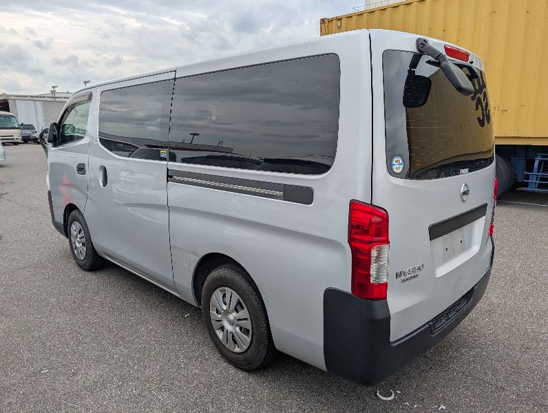  31386  NISSAN CARAVAN  2017  