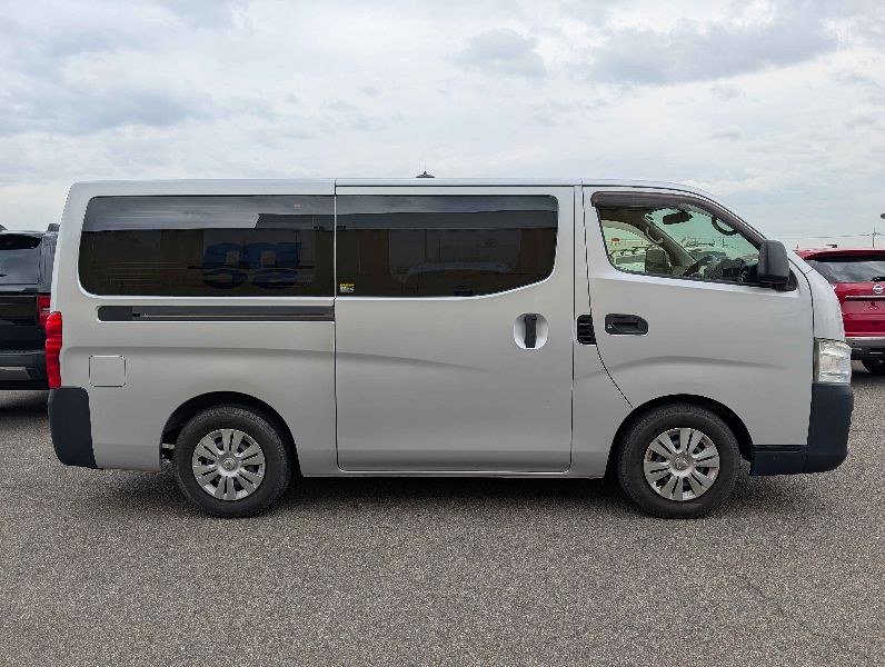  31386  NISSAN CARAVAN  2017  