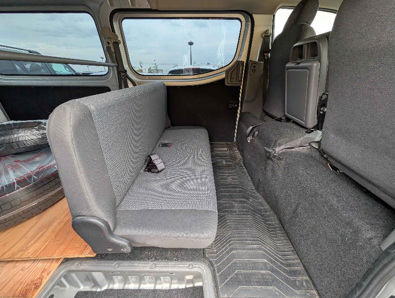  31386  NISSAN CARAVAN  2017  