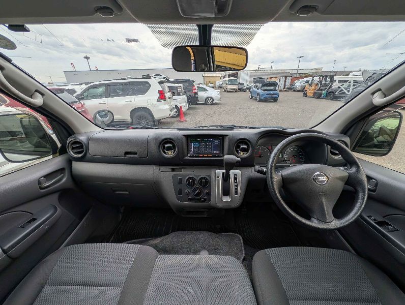 31386  NISSAN CARAVAN  2017  