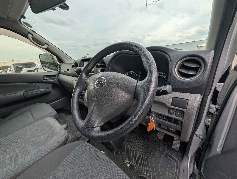  31386  NISSAN CARAVAN  2017  
