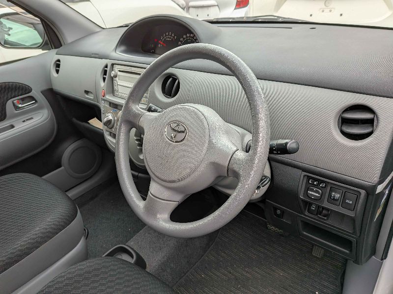 31387  TOYOTA SIENTA  2009  