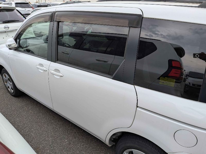  31387  TOYOTA SIENTA  2009  