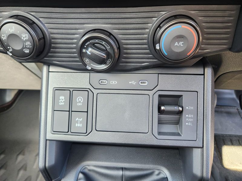  31388  TOYOTA HILUX TRAVO SINGLE CAB  2025  