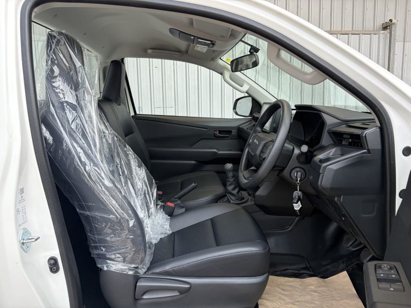  31389  TOYOTA HILUX TRAVO SINGLE CAB  2025  