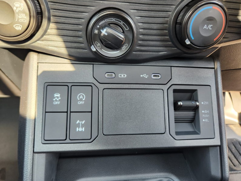  31389  TOYOTA HILUX TRAVO SINGLE CAB  2025  