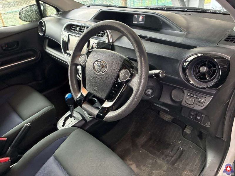  31395  TOYOTA AQUA  2018  