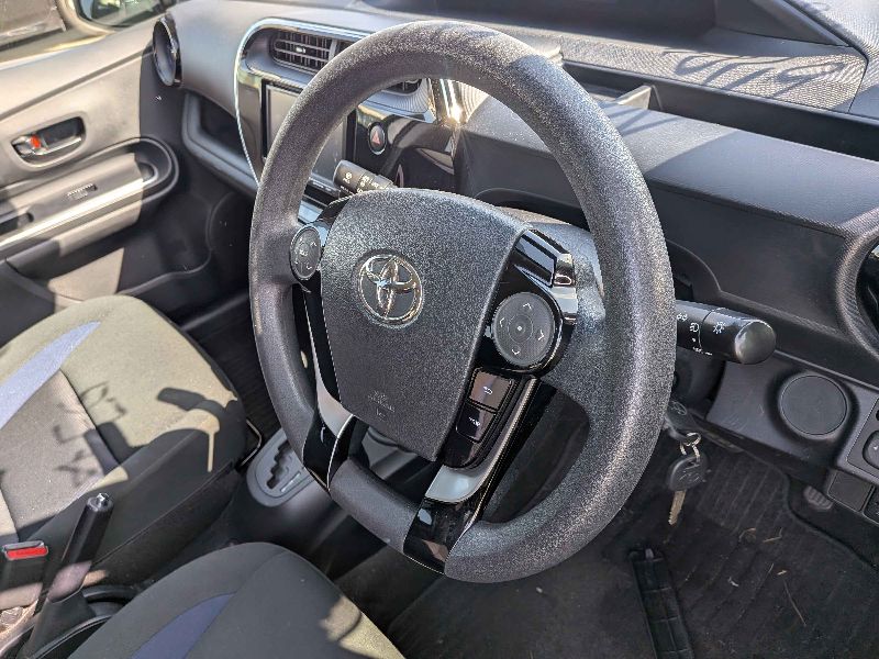  31395  TOYOTA AQUA  2018  