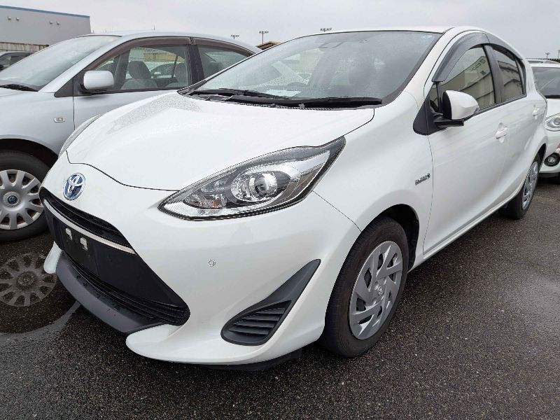  31395  TOYOTA AQUA  2018 