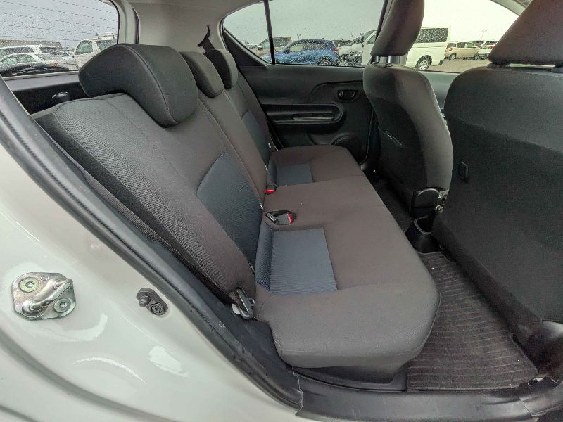 31395  TOYOTA AQUA  2018  