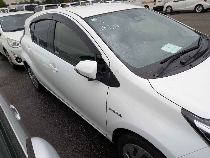  31395  TOYOTA AQUA  2018  