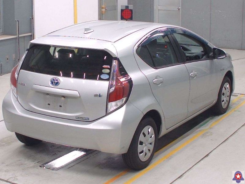  31396  TOYOTA AQUA  2017  