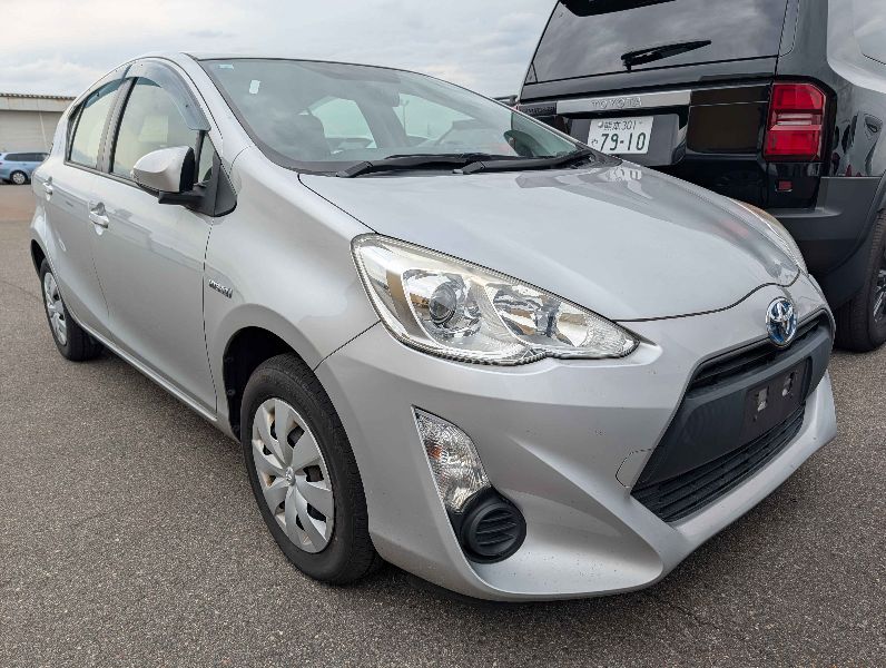  31396  TOYOTA AQUA  2017 