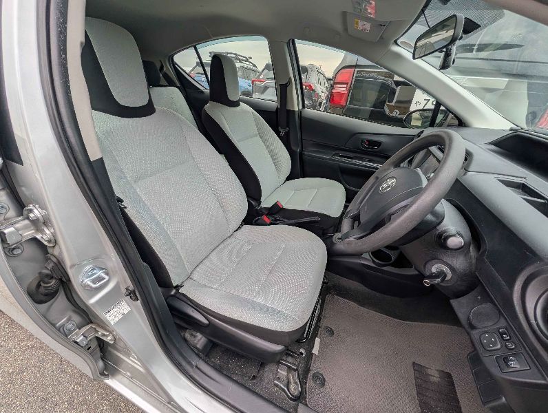  31396  TOYOTA AQUA  2017  