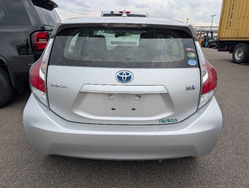  31396  TOYOTA AQUA  2017  