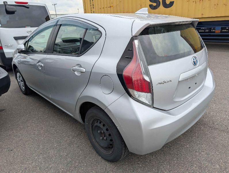 31396  TOYOTA AQUA  2017  