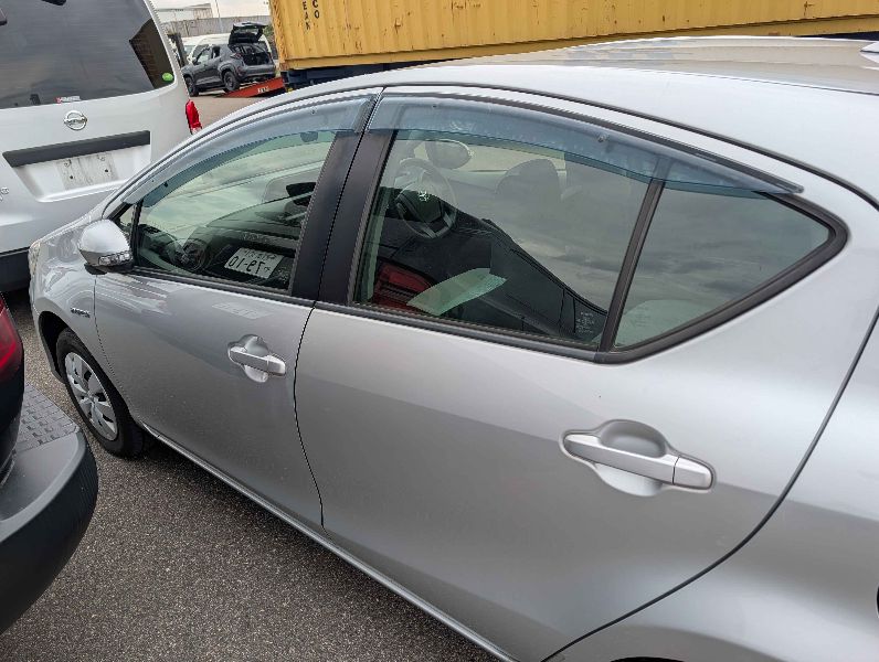  31396  TOYOTA AQUA  2017  