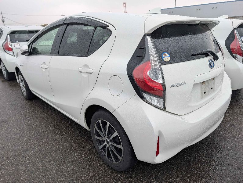  31399  TOYOTA AQUA  2018  