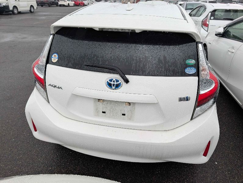  31399  TOYOTA AQUA  2018  