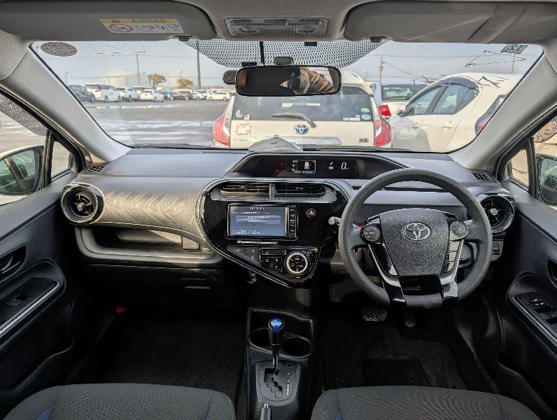  31399  TOYOTA AQUA  2018  
