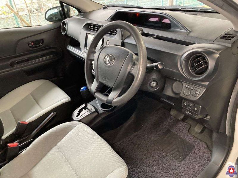  31400  TOYOTA AQUA  2018  