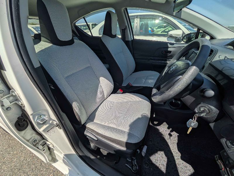  31400  TOYOTA AQUA  2018  