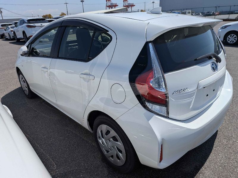  31400  TOYOTA AQUA  2018  