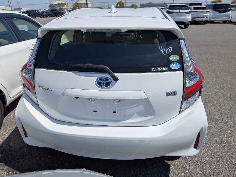  31400  TOYOTA AQUA  2018  