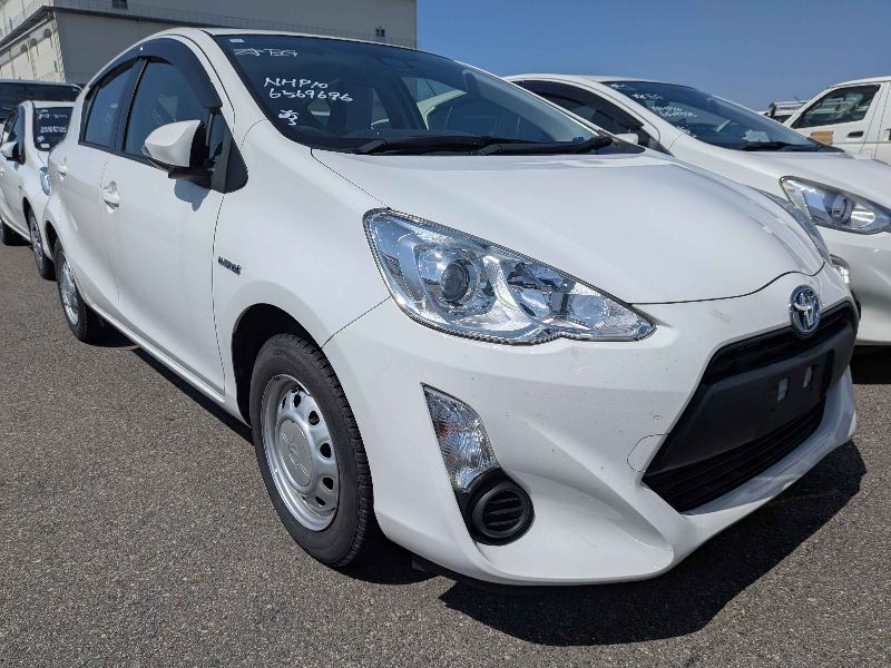  31402  TOYOTA AQUA  2017 