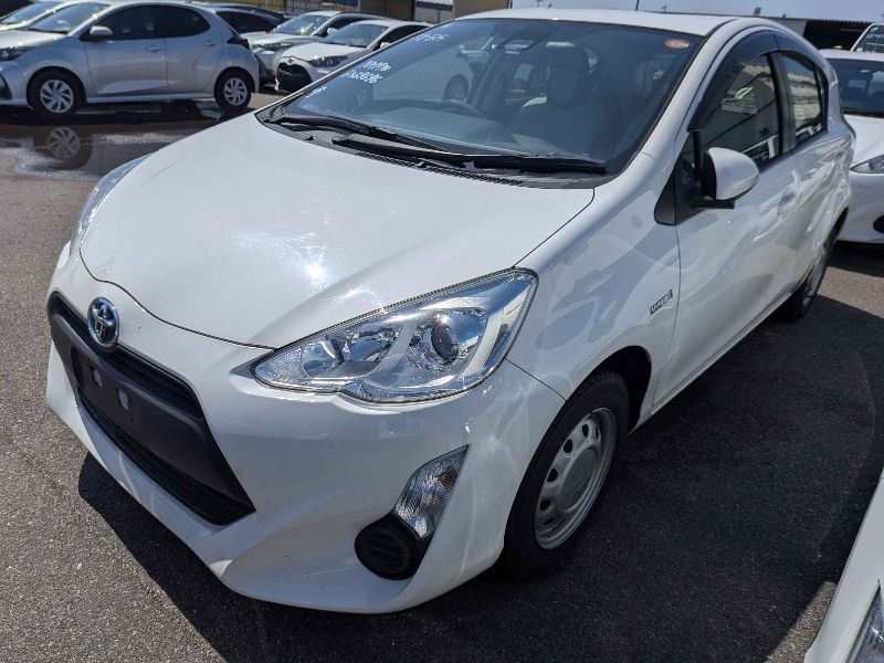  31402  TOYOTA AQUA  2017  
