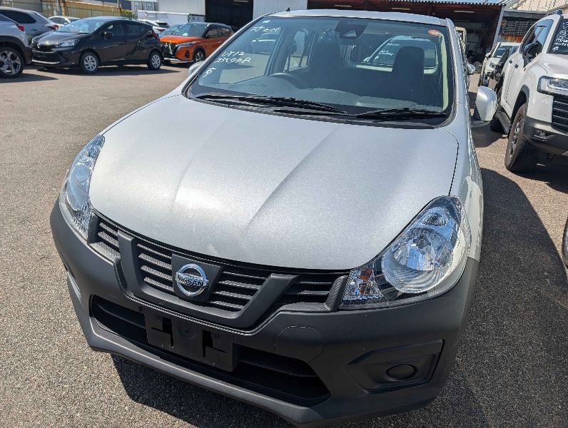  31404  NISSAN AD  2017  