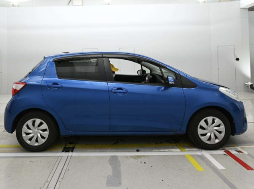  31411  TOYOTA VITZ  2017  