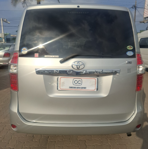  31422  TOYOTA NOAH  2009  