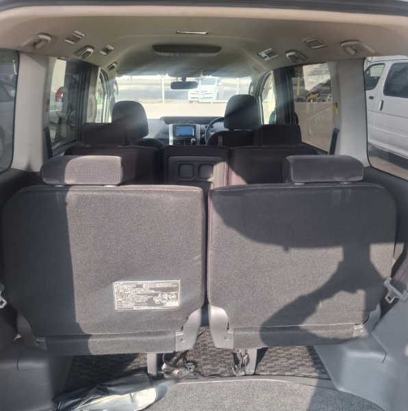  31422  TOYOTA NOAH  2009  