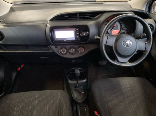  31425  TOYOTA VITZ  2017  
