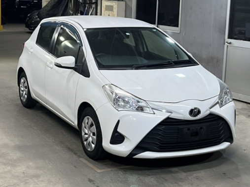  31425  TOYOTA VITZ  2017  