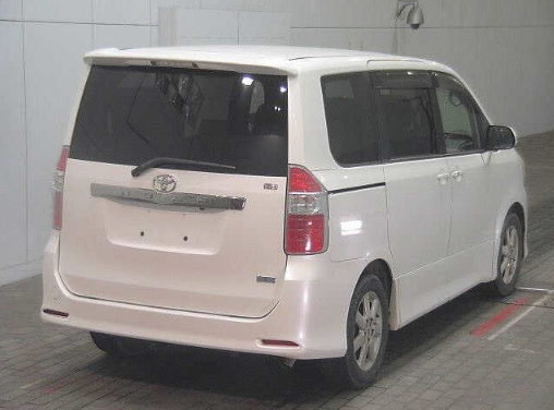  31432  TOYOTA NOAH  2009  
