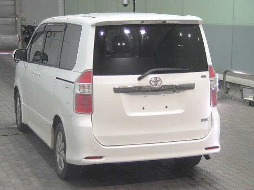  31432  TOYOTA NOAH  2009  