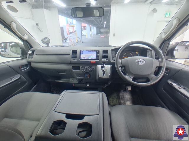  31436  TOYOTA HIACE  2017  