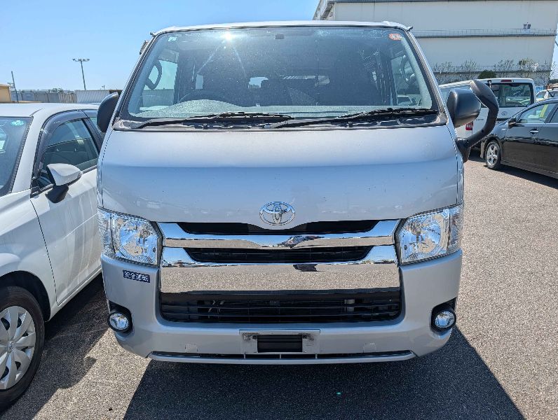  31436  TOYOTA HIACE  2017  