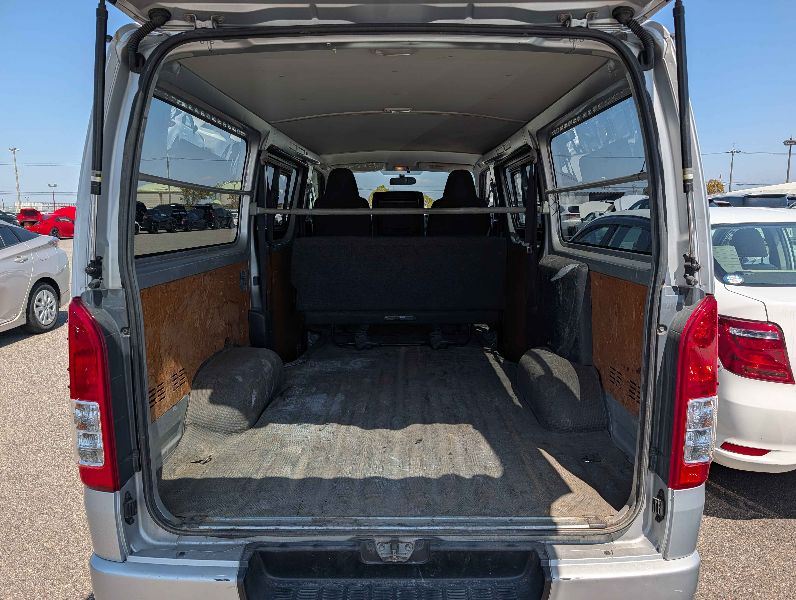  31436  TOYOTA HIACE  2017  