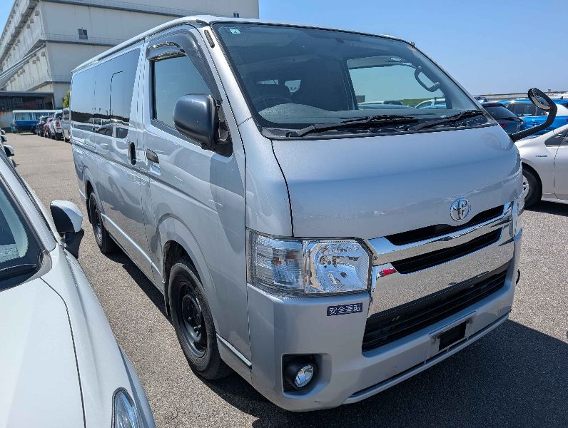  31436  TOYOTA HIACE  2017  