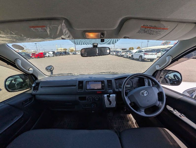  31436  TOYOTA HIACE  2017  