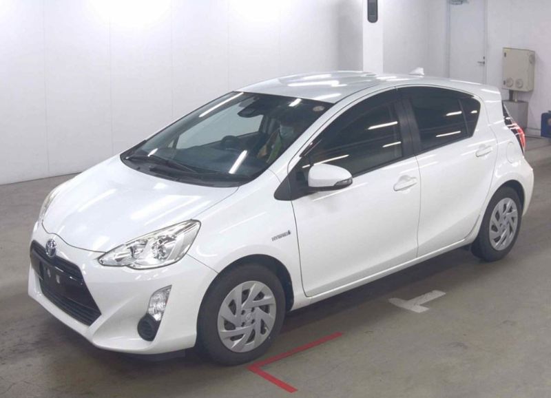  31441  TOYOTA AQUA  2017 