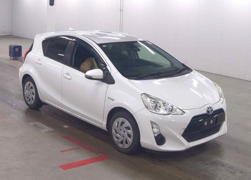  31441  TOYOTA AQUA  2017  